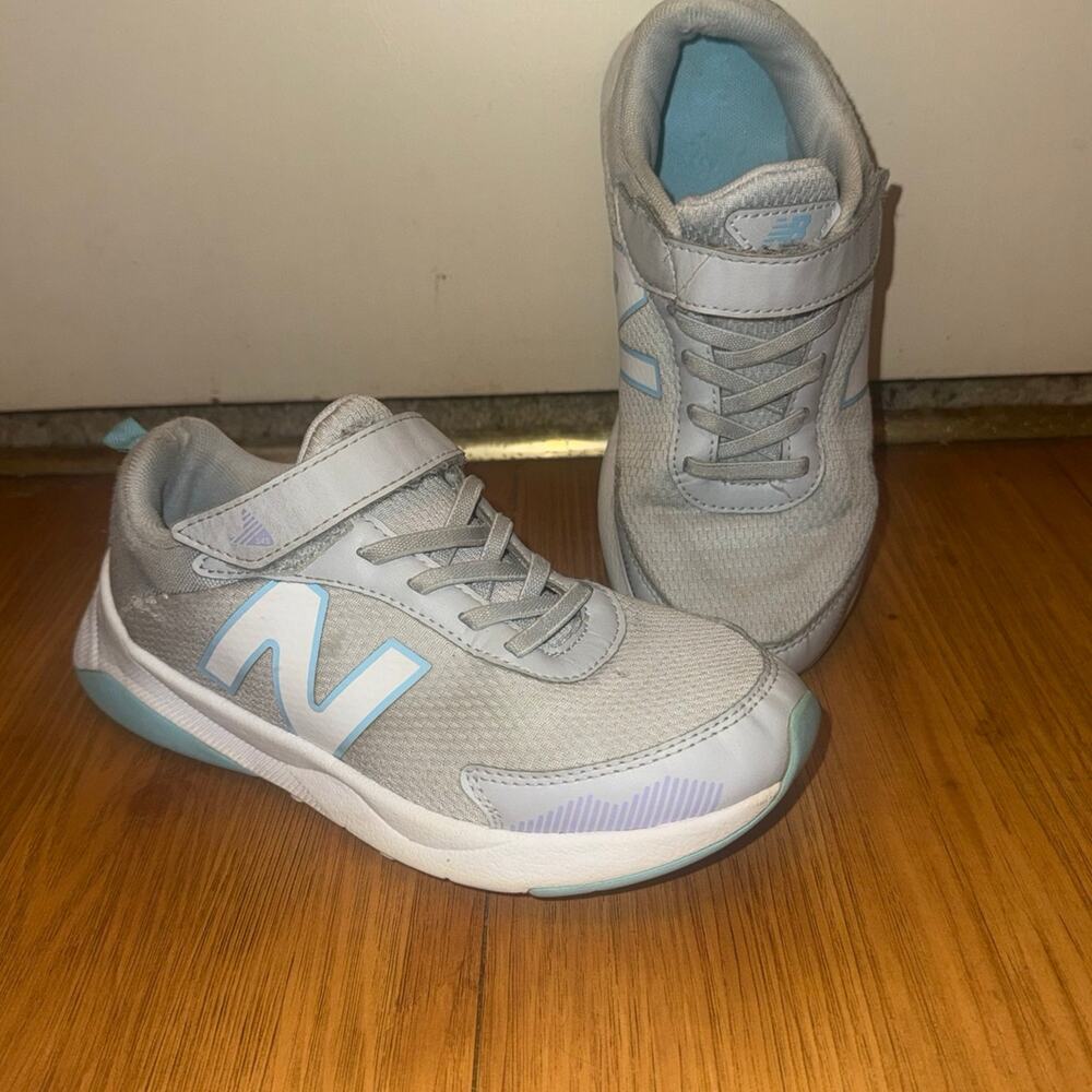 New Balance DynaSoft 545 Kids Size 2 Gray Lilac Blue Running Shoes Sneakers